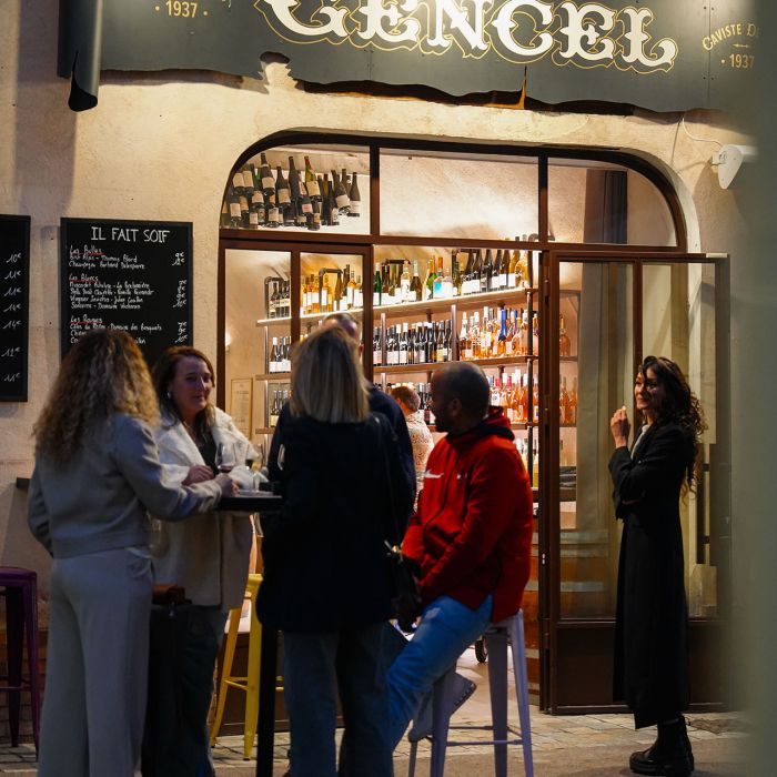 Wine bar in Cannes