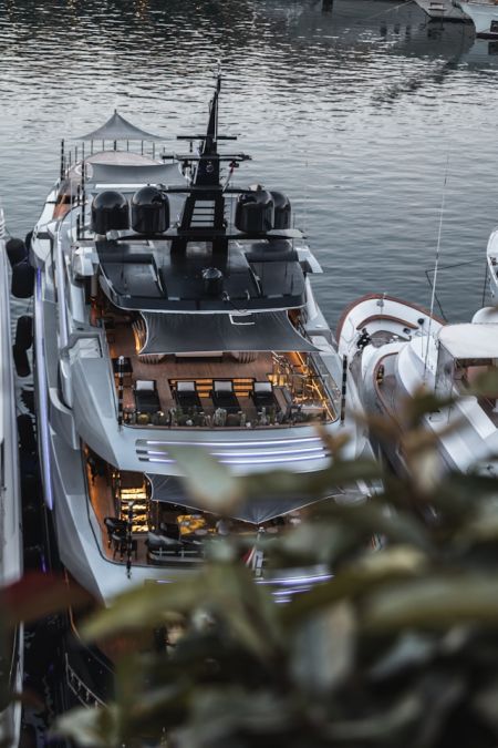 Stocking a yacht’s wine cellar: our tips for a successful cruise | Gencel : Cave et Bar à vin Cannes